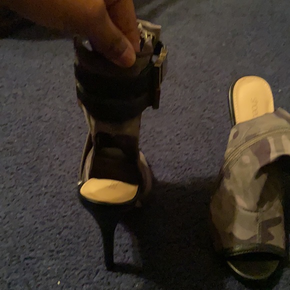 Camo Slingback Heels - Picture 3 of 4